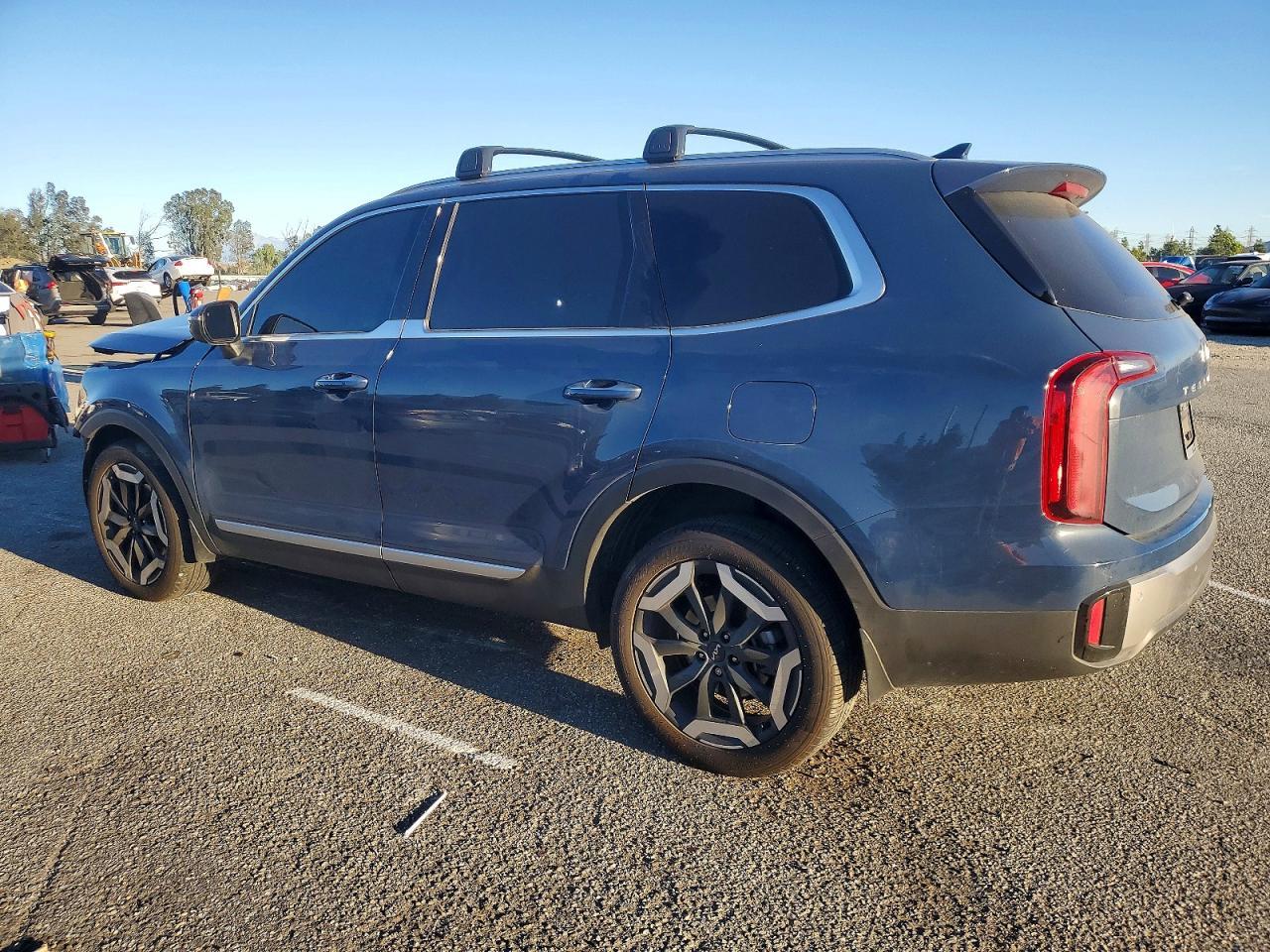 2025 Kia Telluride S - Image 2