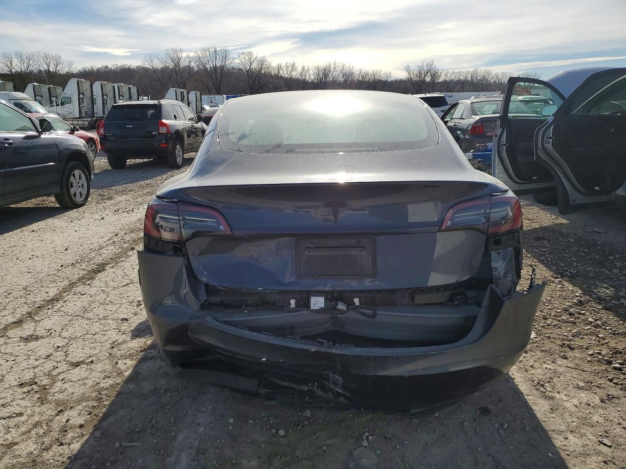 2023 Tesla Model 3 - Image 6