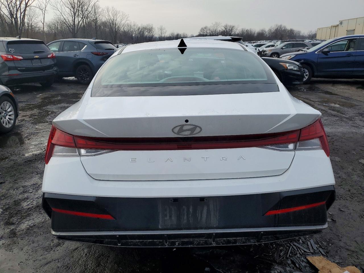2025 Hyundai Elantra Sel - Фото 6