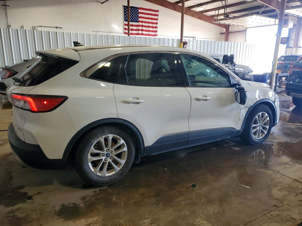 2021 Ford Escape Se - Фото 3