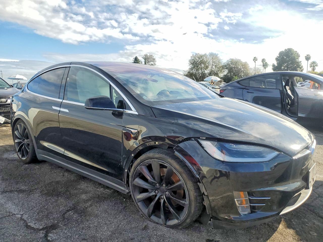 2018 Tesla Model X - Фото 4