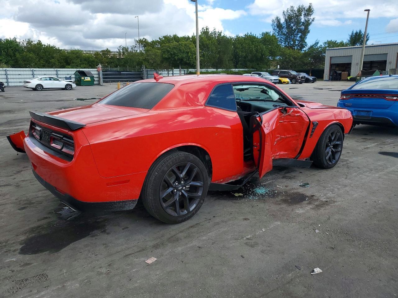 2021 Dodge Challenger Sxt - Фото 3