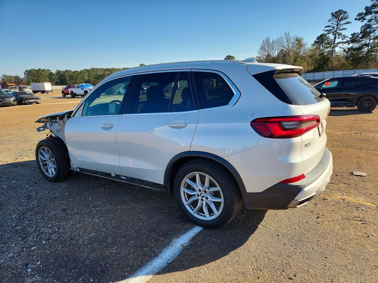 2019 BMW X5 xDrive40I - Image 2
