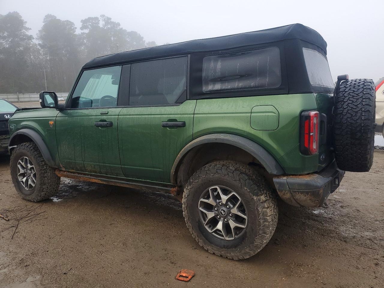 2023 Ford Bronco Base - Image 2