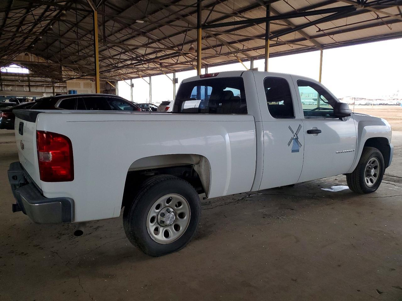 2008 Chevrolet Silverado C1500 - Image 3
