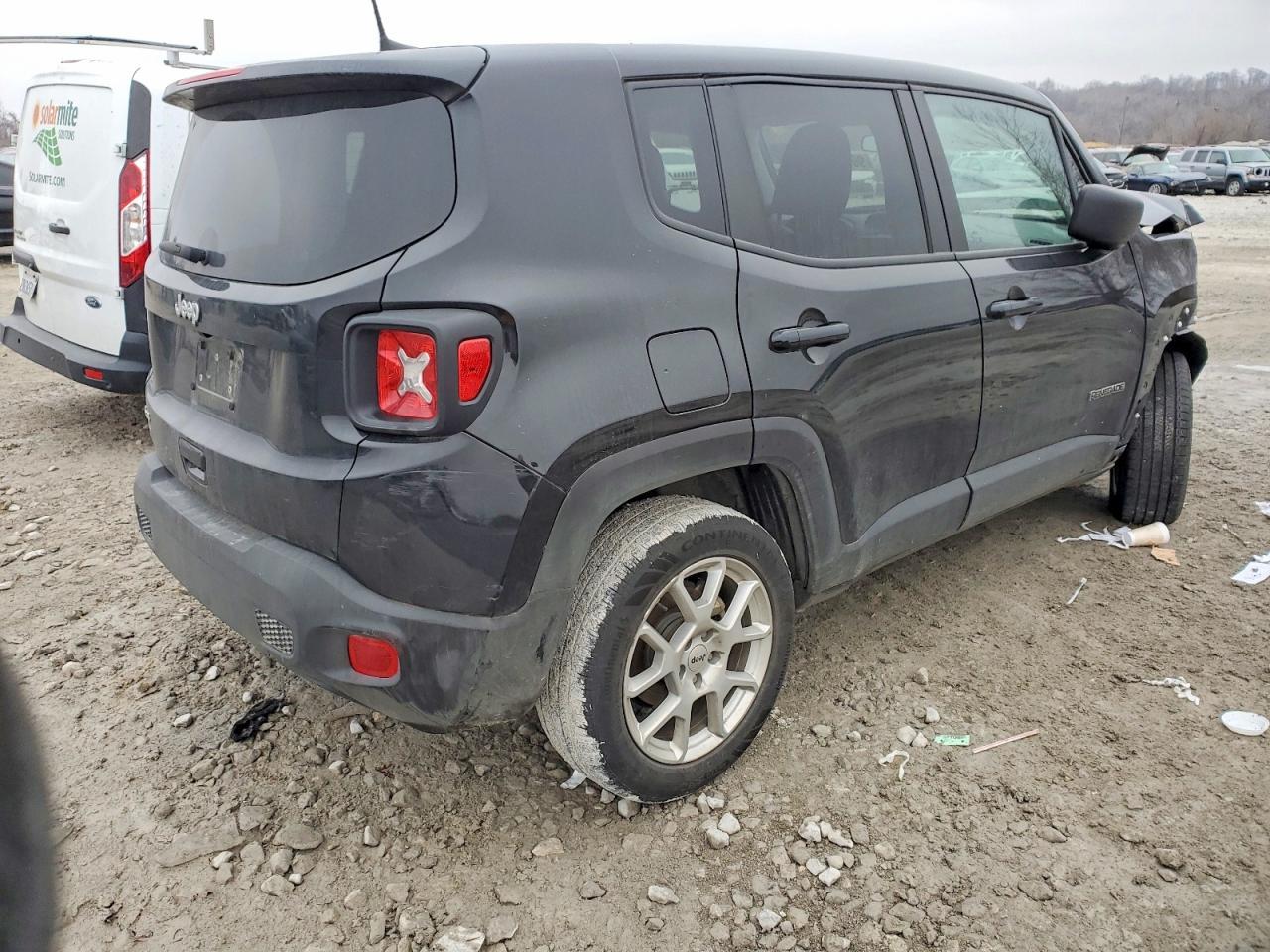 2023 Jeep Renegade Latitude - Image 3