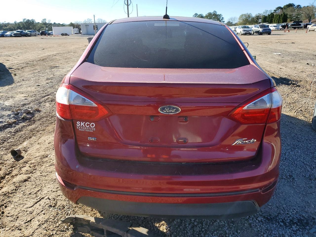 2016 Ford Fiesta Se - Фото 6
