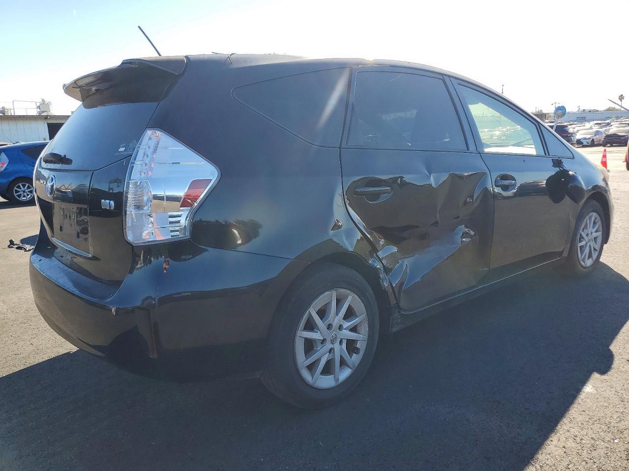 2012 Toyota Prius V - Image 3