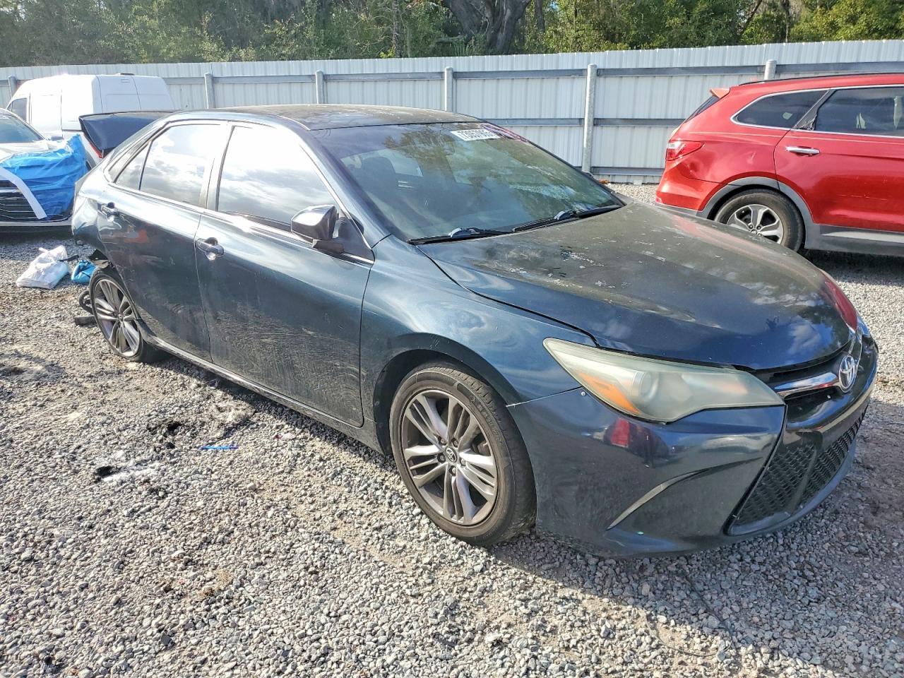 2015 Toyota Camry Le - Фото 4
