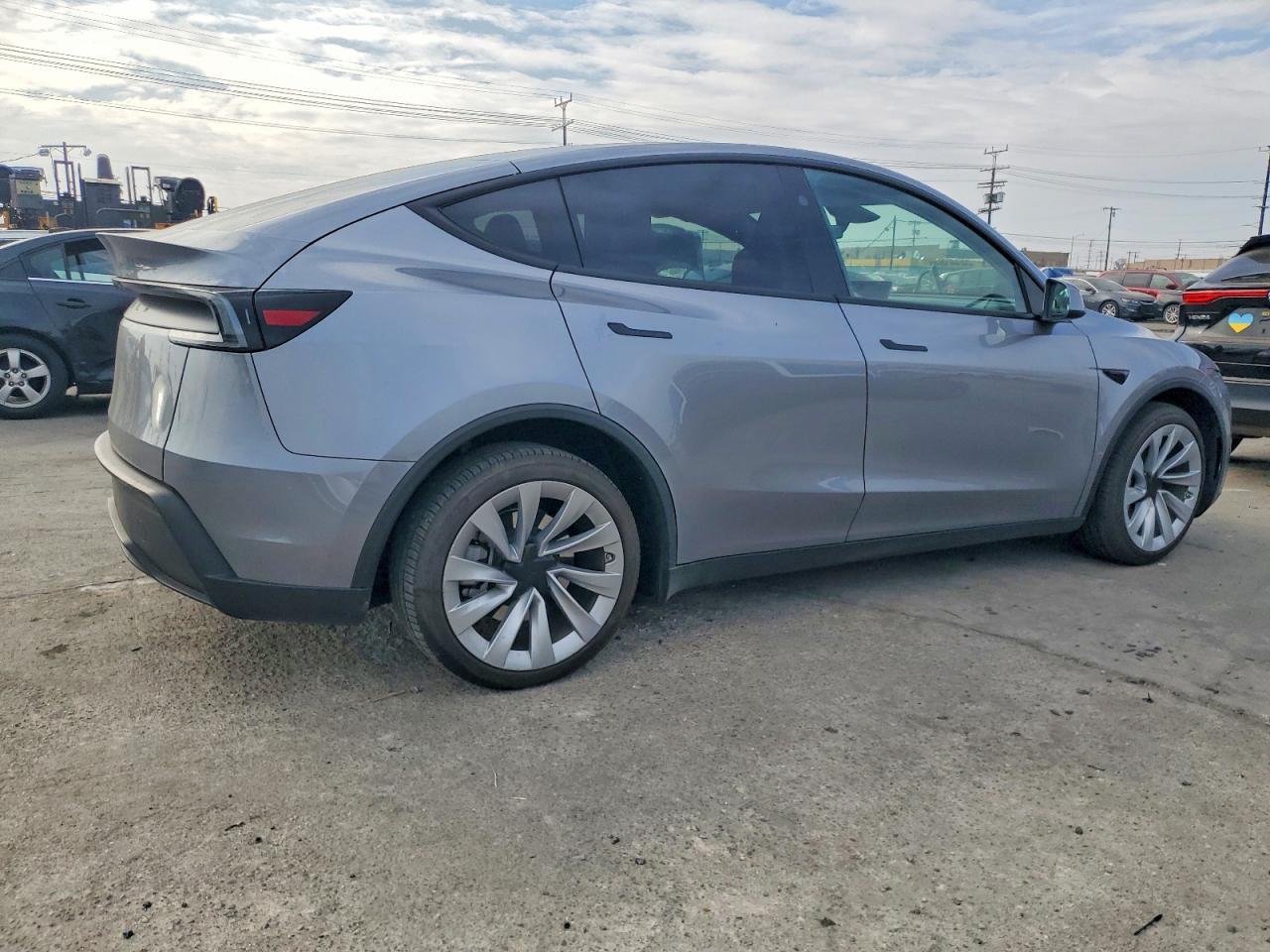 2026 Tesla Model Y - Image 3