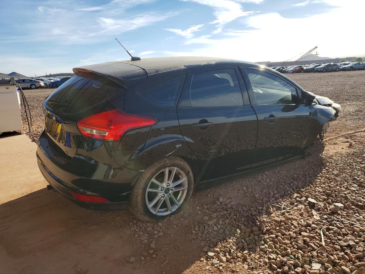 2017 Ford Focus Se - Image 3