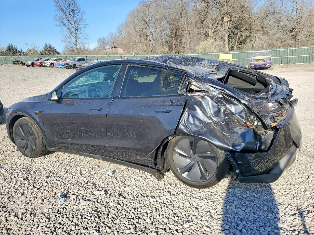 2026 Tesla Model Y - Фото 2