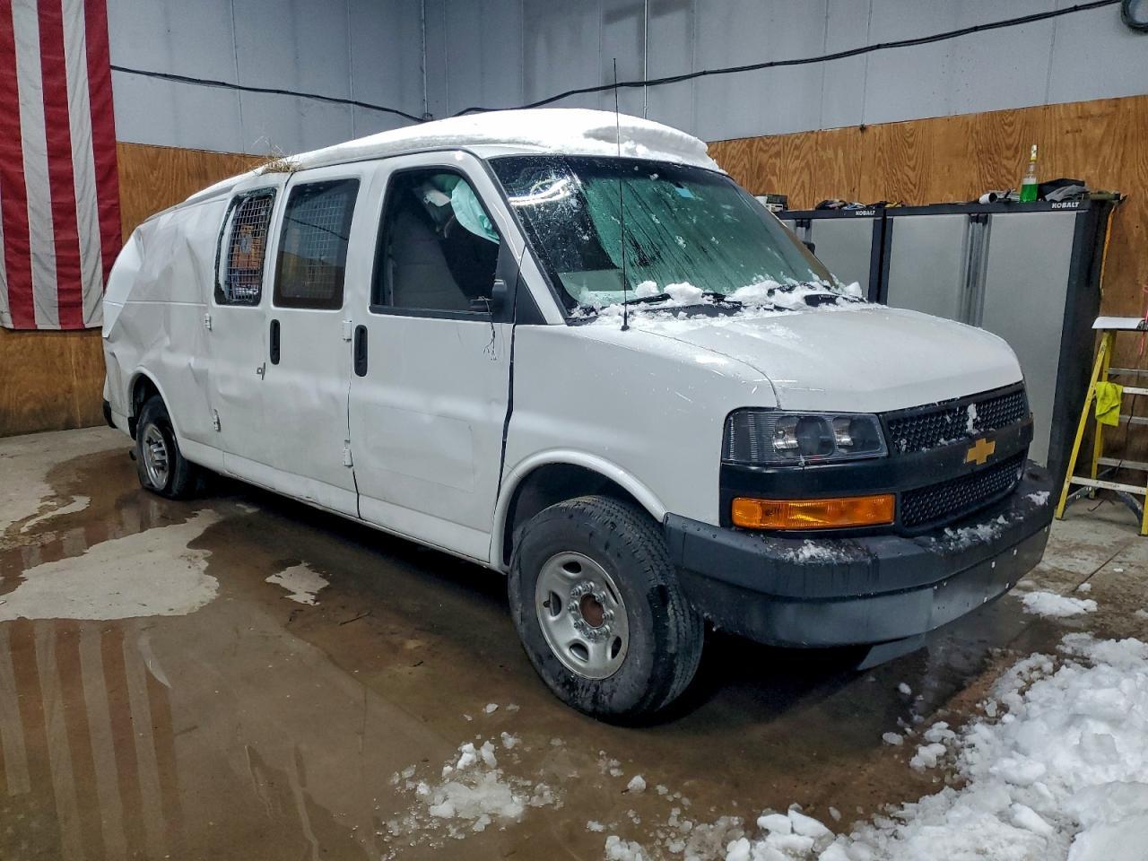 2023 Chevrolet Express G3500 Delivery Van - Image 4