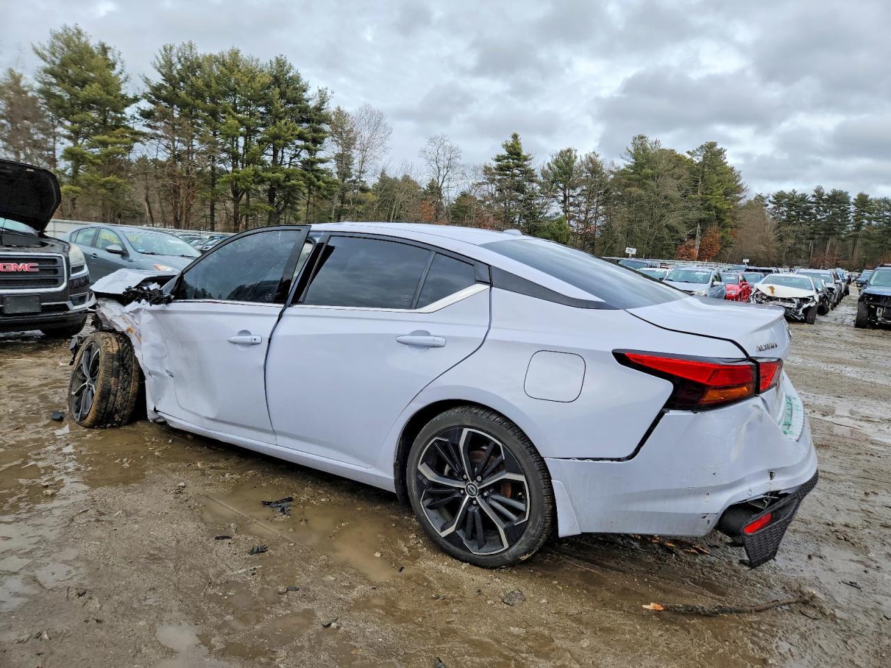 2023 Nissan Altima Sr - Фото 2