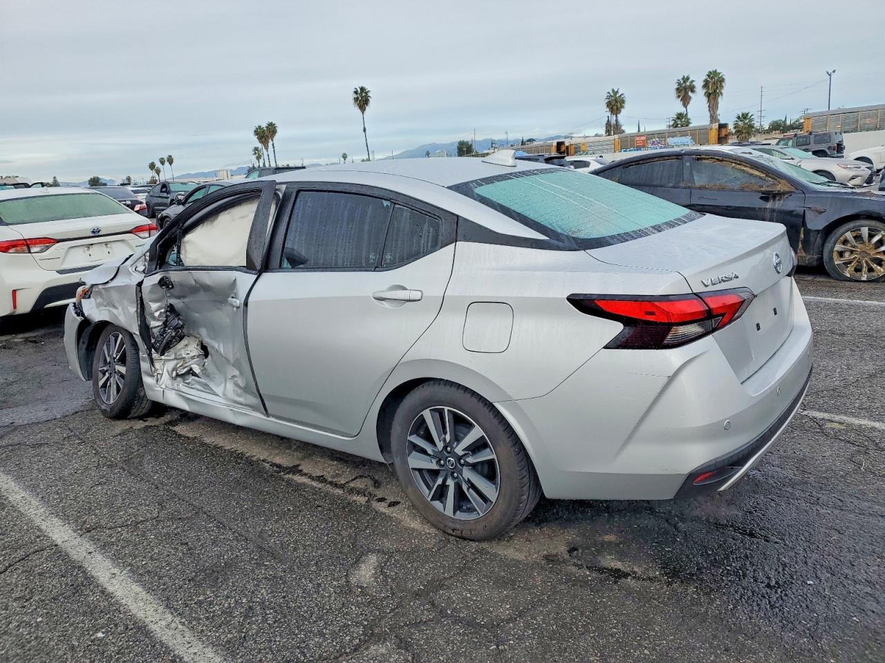 2021 Nissan Versa Sv - Image 2