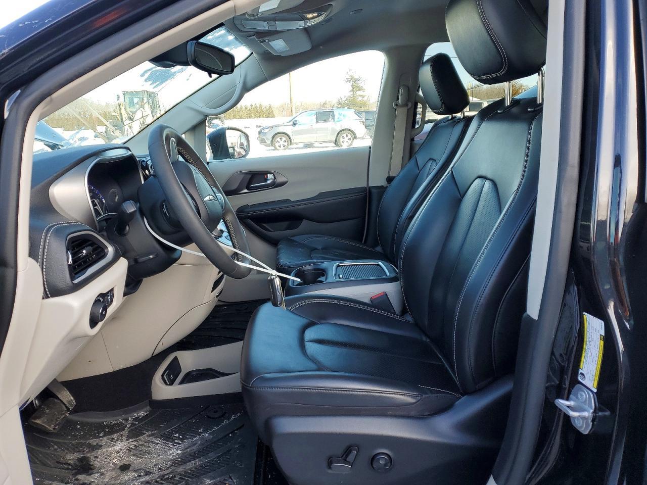 2023 Chrysler Pacifica Touring L - Фото 7