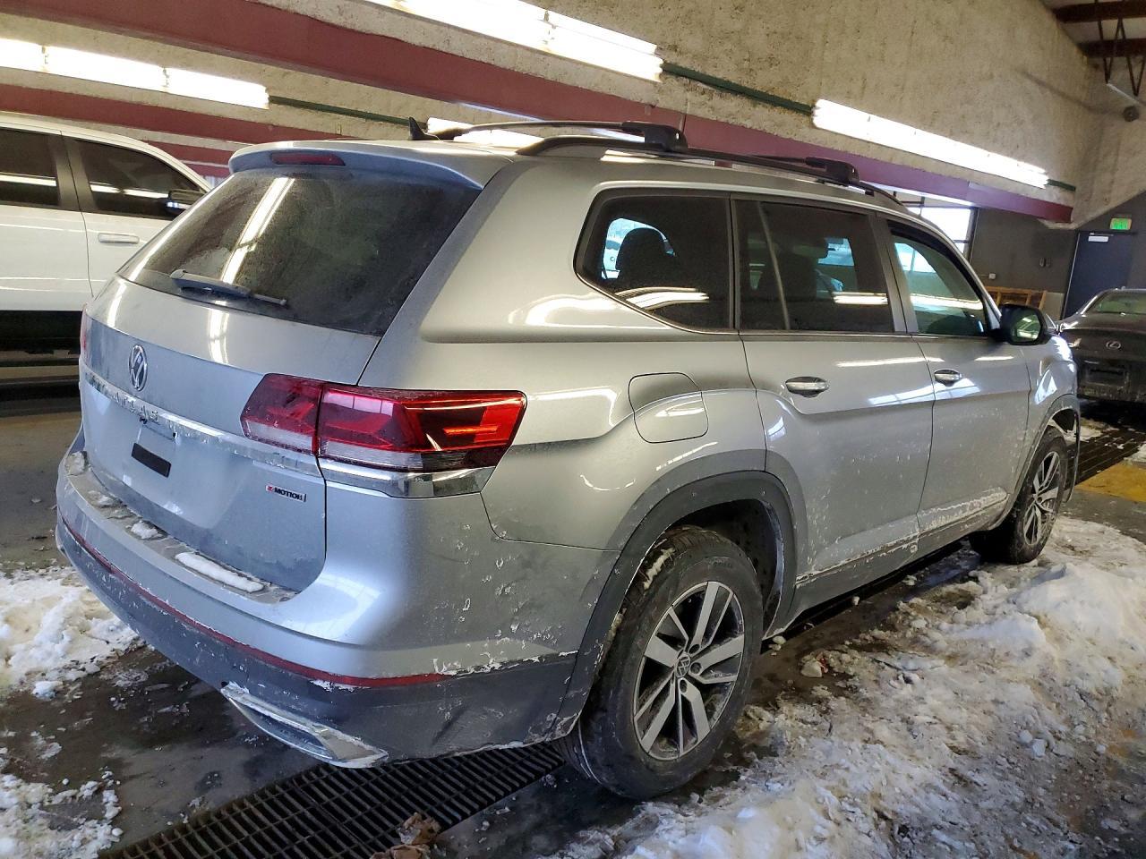 2022 Volkswagen Atlas Se - Image 3