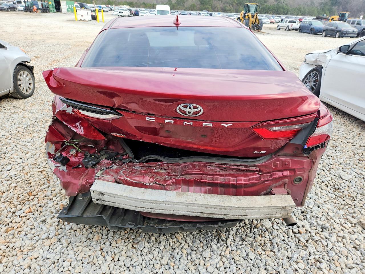 2022 Toyota Camry Le - Фото 6
