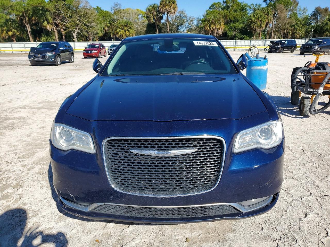 2015 Chrysler 300 Limited - Image 5