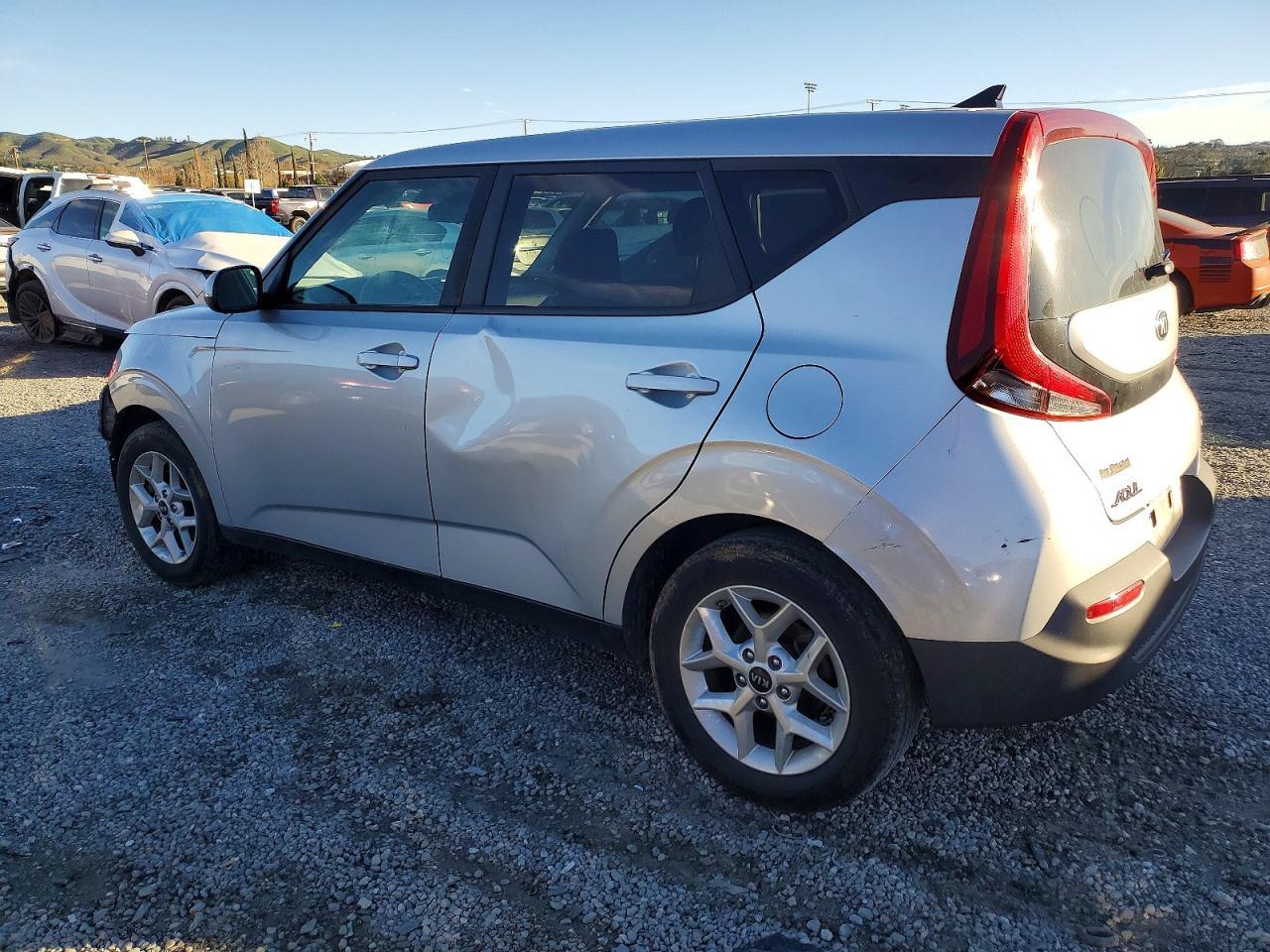 2020 Kia Soul Lx - Фото 2