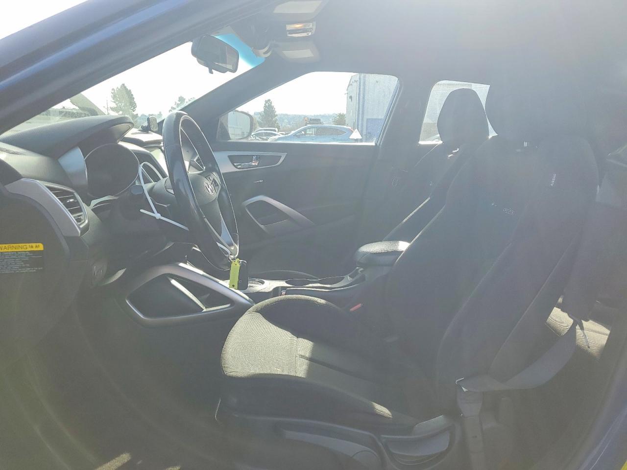 2017 Hyundai Veloster - Фото 7