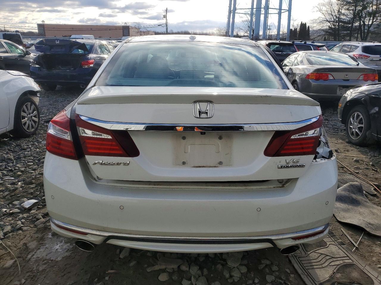 2017 Honda Accord Touring - Фото 6