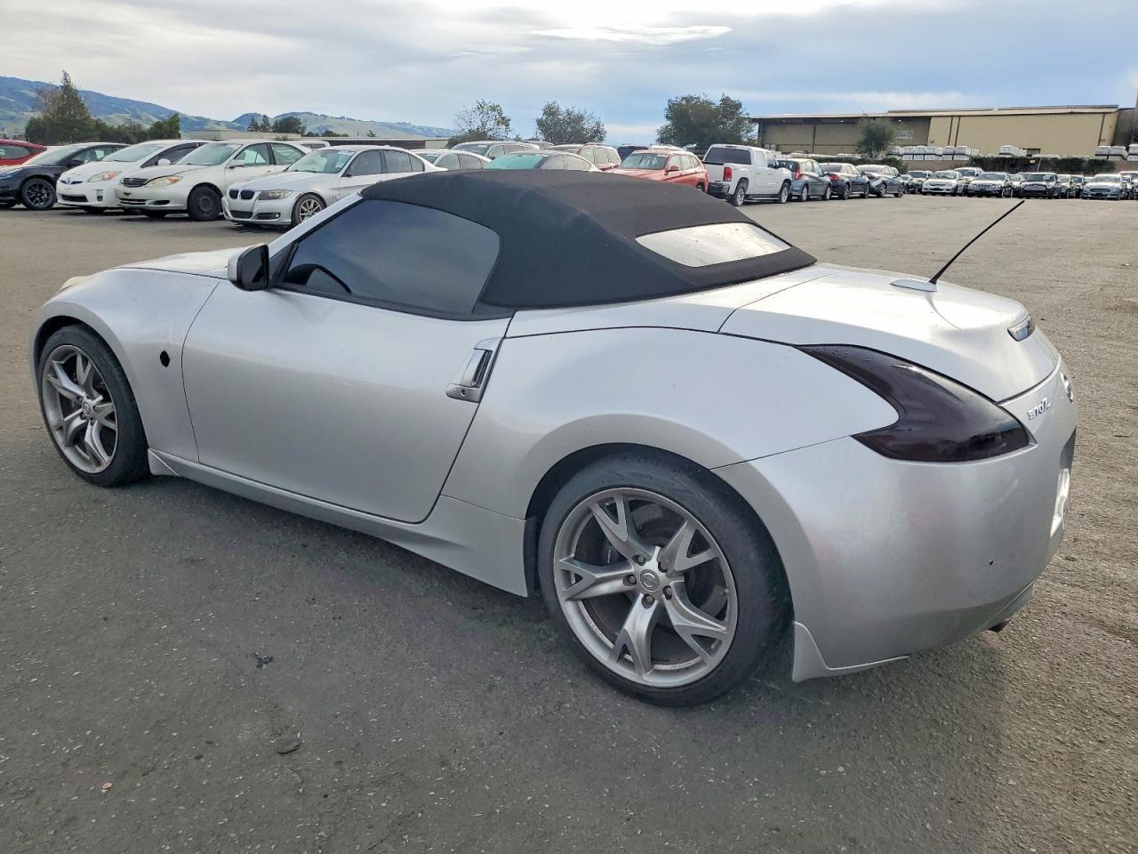 2010 Nissan 370Z - Фото 2