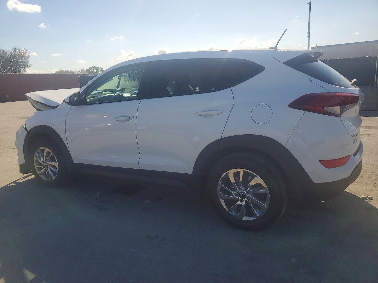 2017 Hyundai Tucson Se - Фото 2