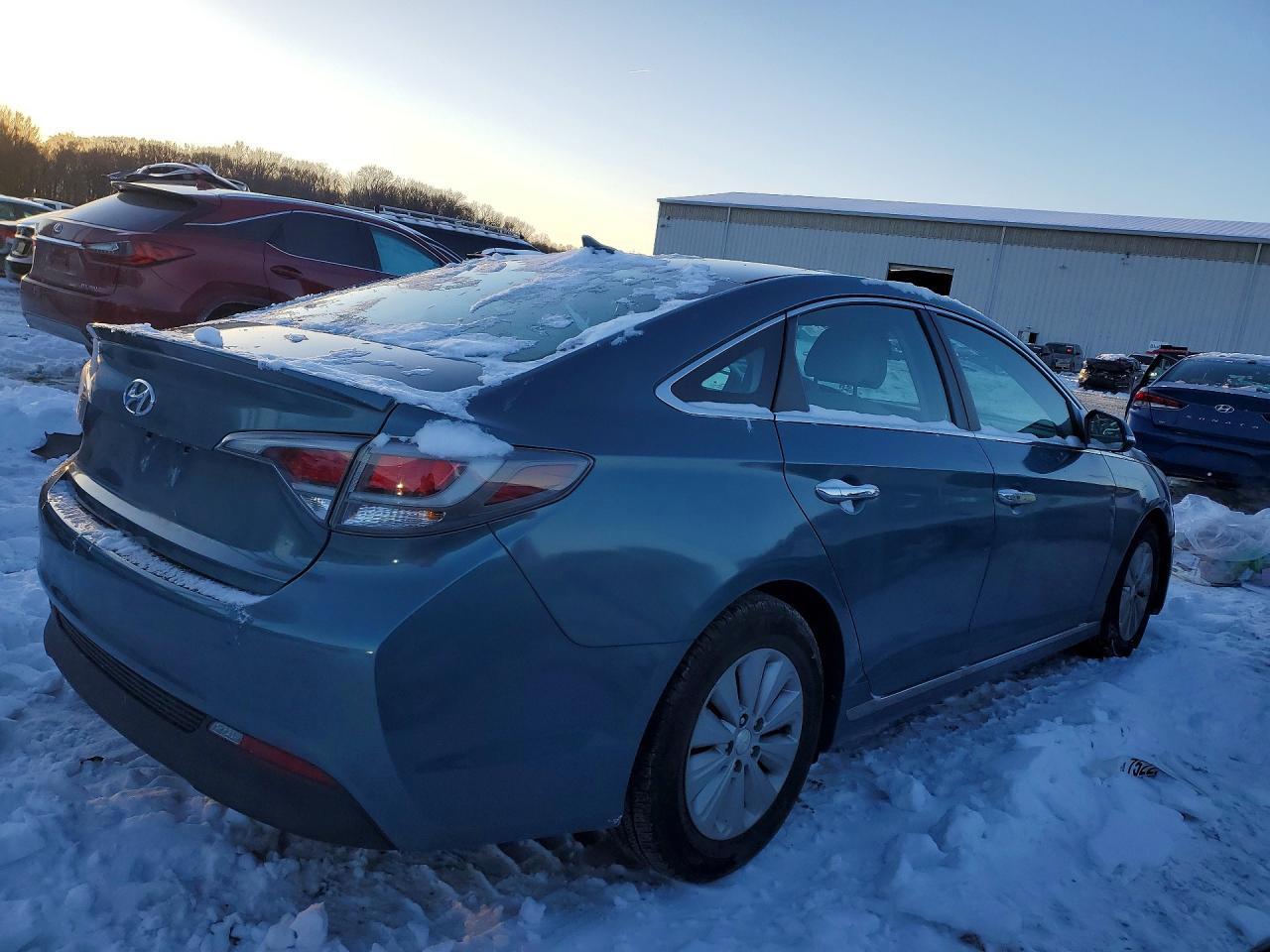 2016 Hyundai Sonata Hybrid - Фото 3