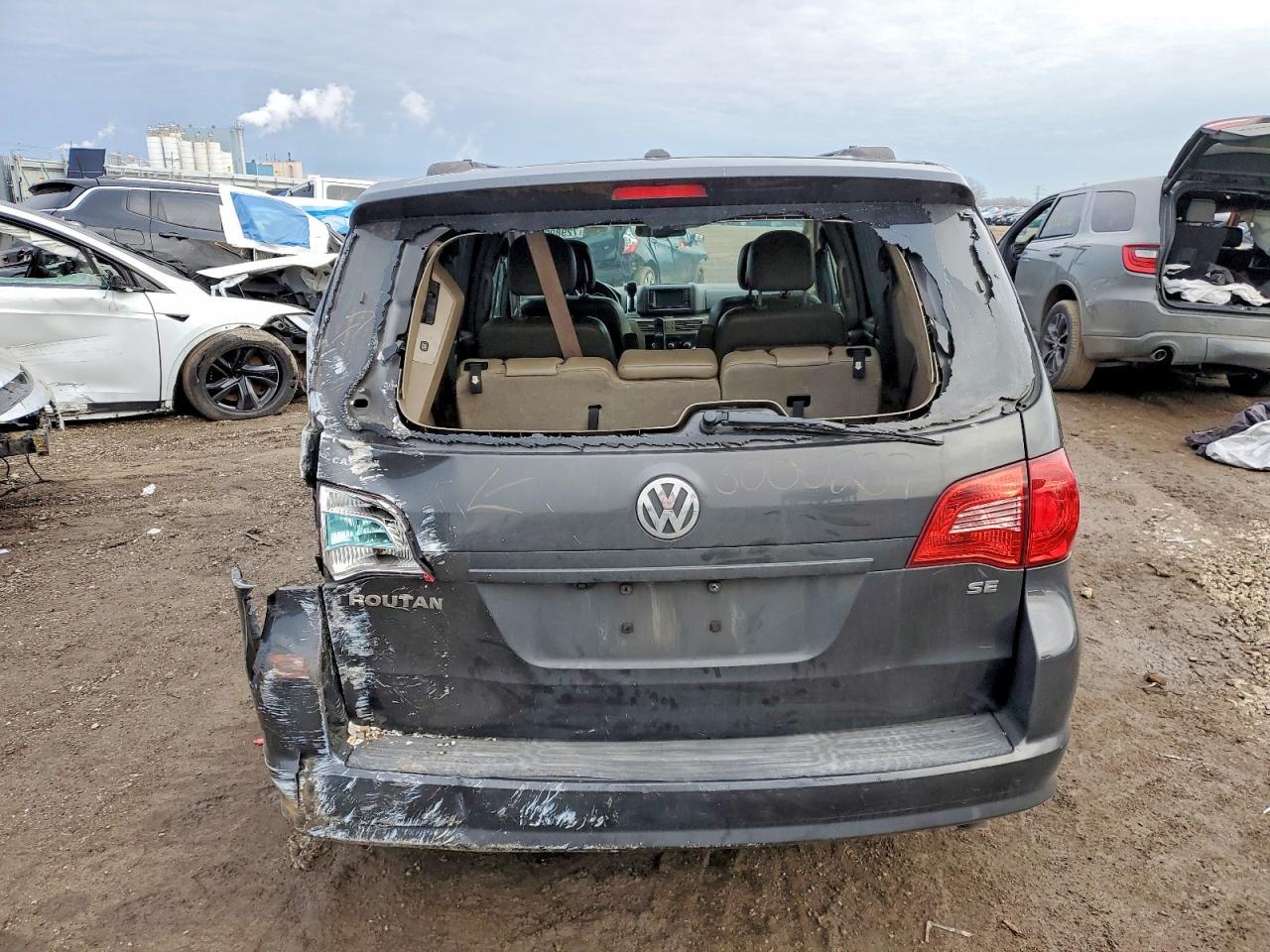 2012 Volkswagen Routan Se - Фото 6