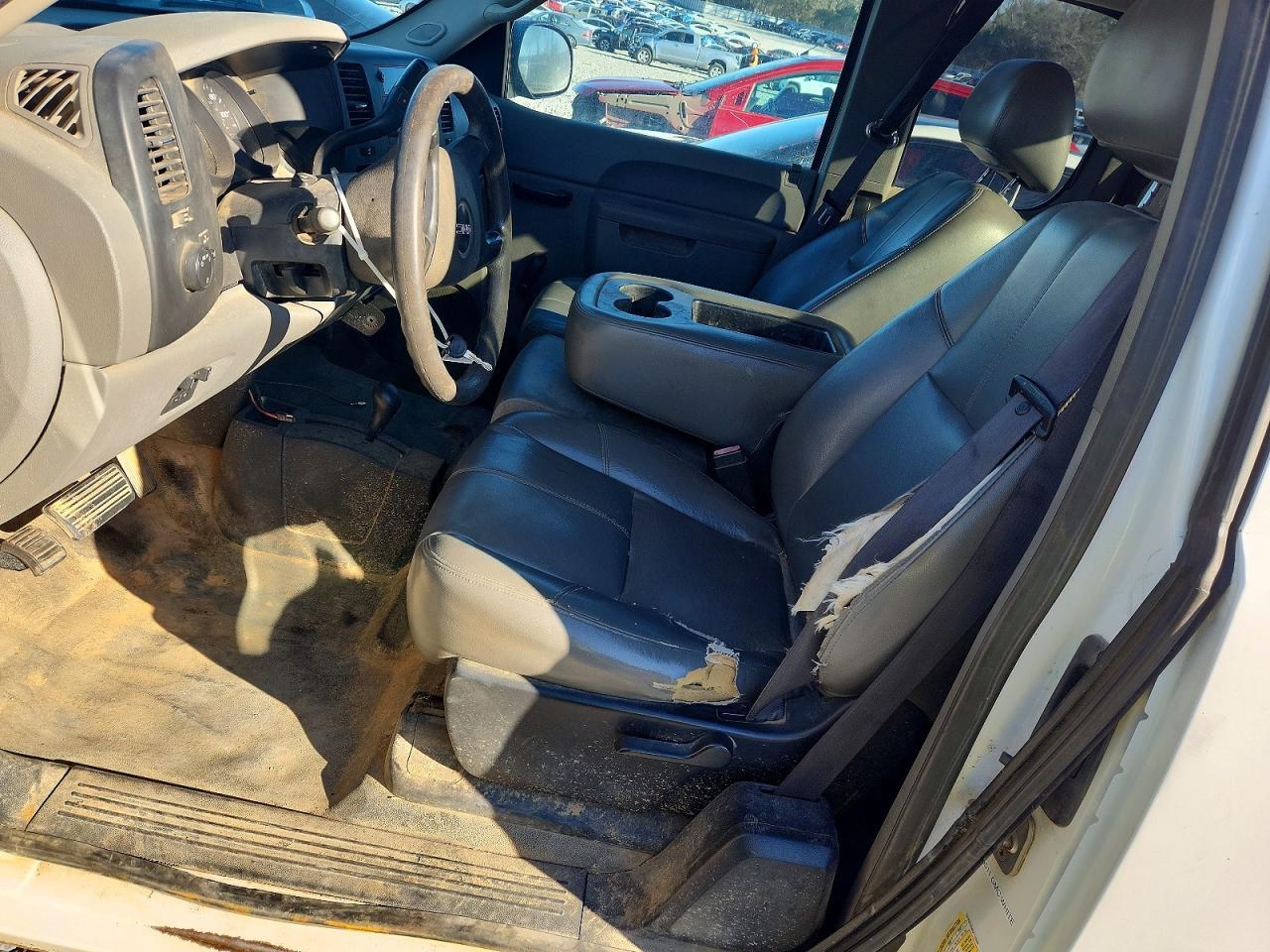 2011 GMC Sierra K1500 - Image 7