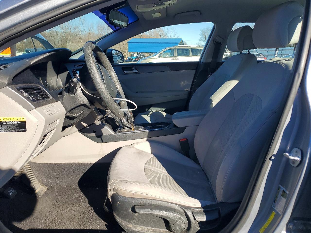 2016 Hyundai Sonata - Image 7