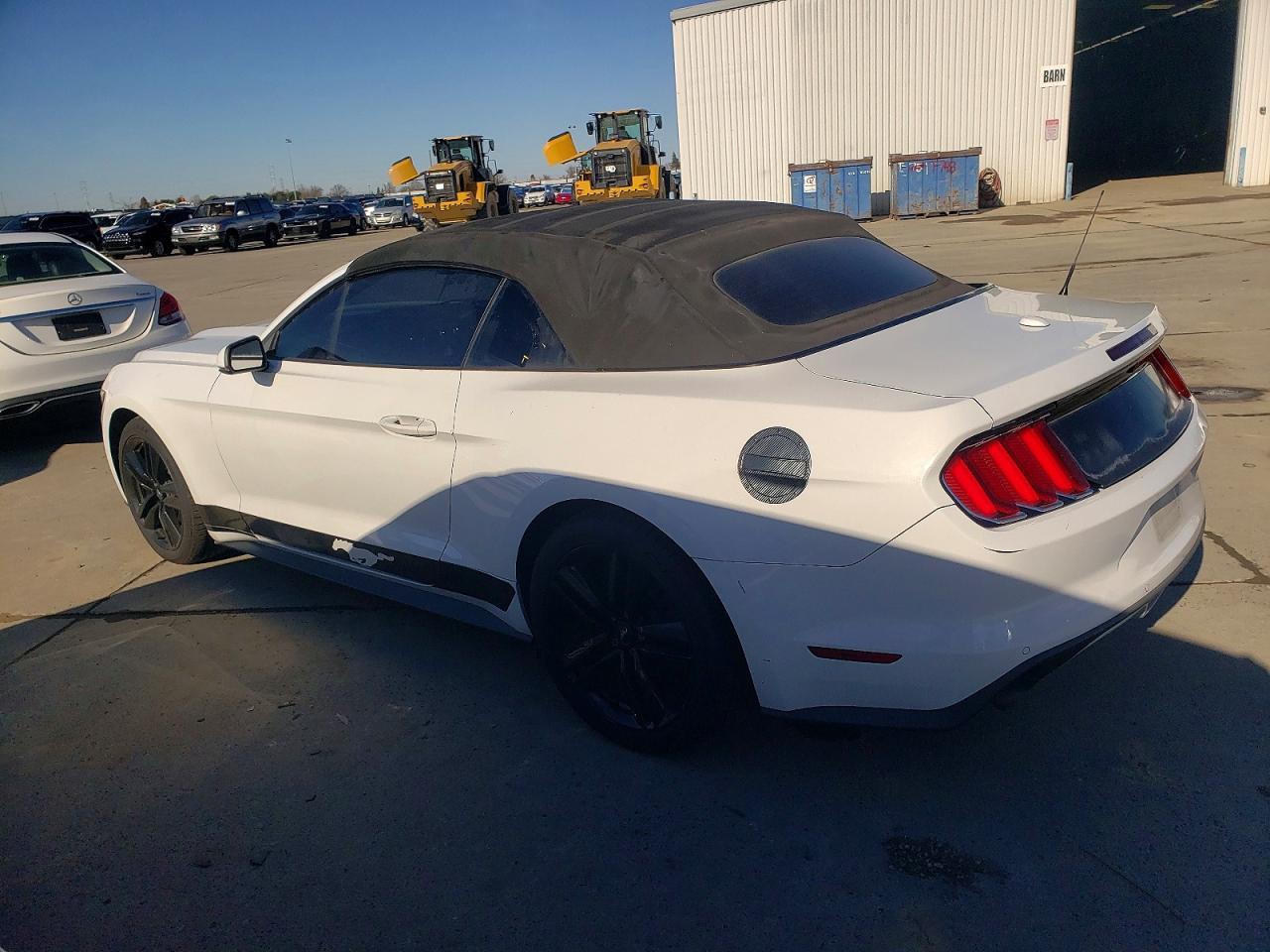 2015 Ford Mustang - Фото 2