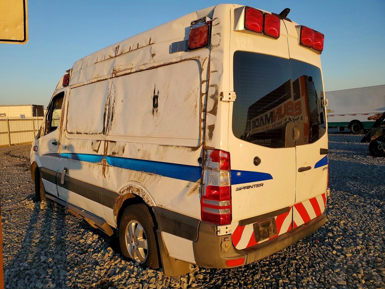 2017 Mercedes Benz Sprinter 2500 Ambulance - Фото 2