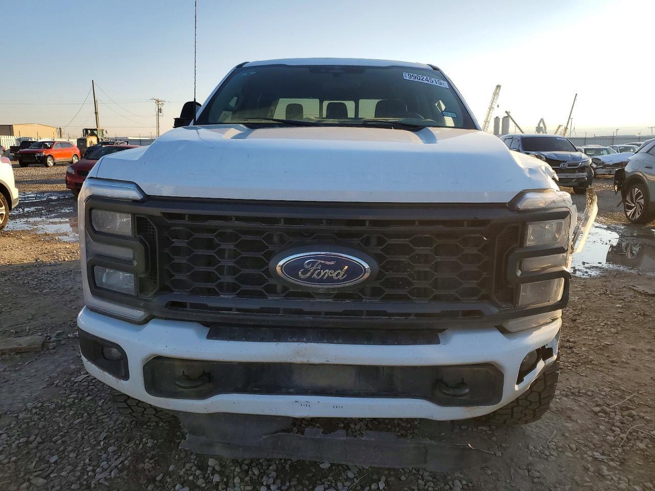 2023 Ford F250 Super Duty - Фото 5