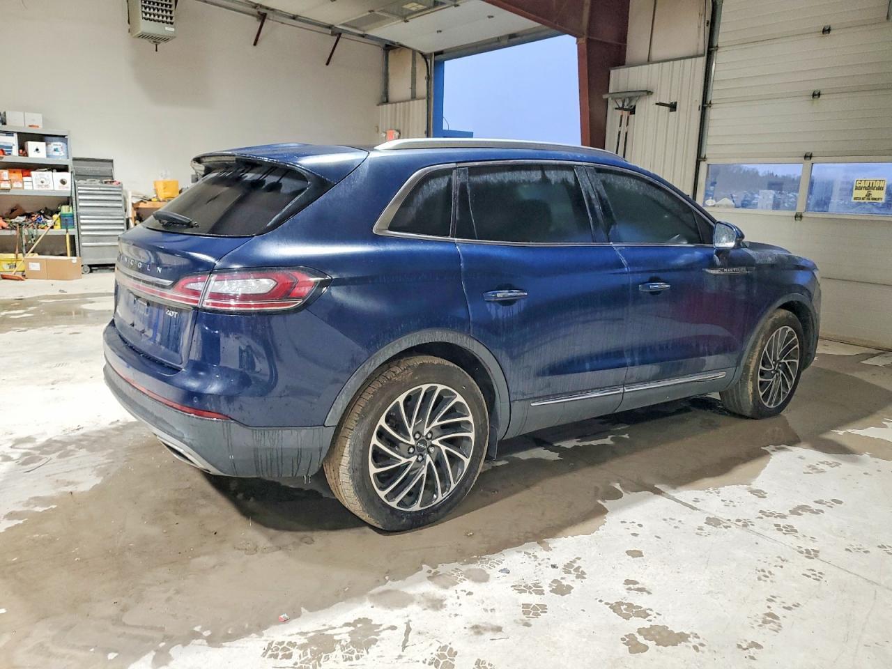 2019 Lincoln Nautilus Reserve - Image 3