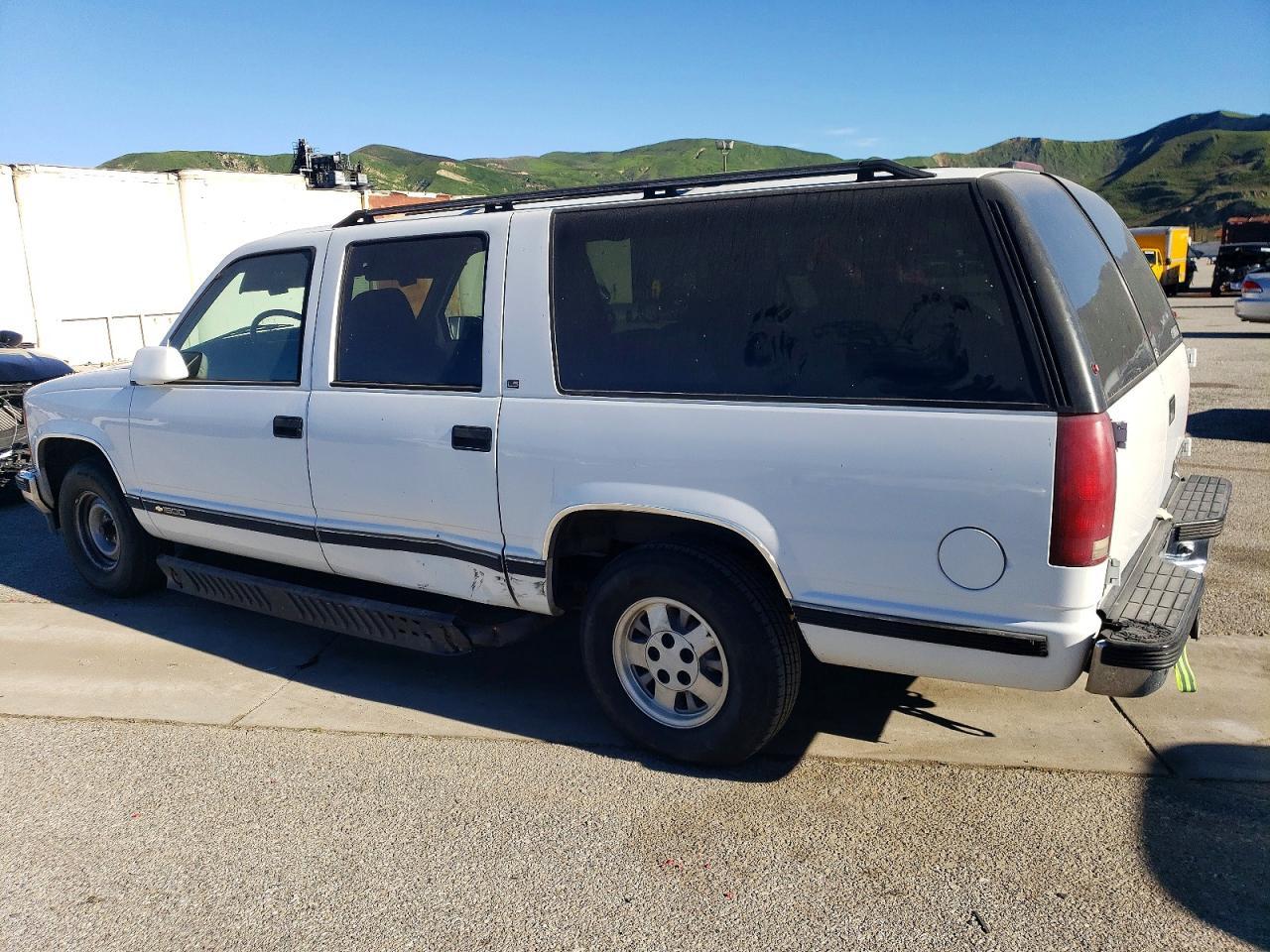 1995 Chevrolet Suburban 1 - Фото 2