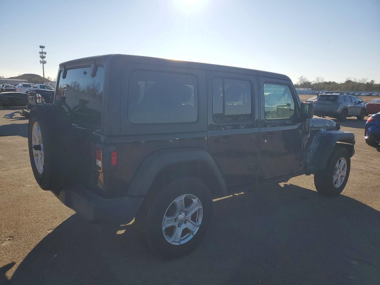 2018 Jeep Wrangler Unlimited Sport - Image 3