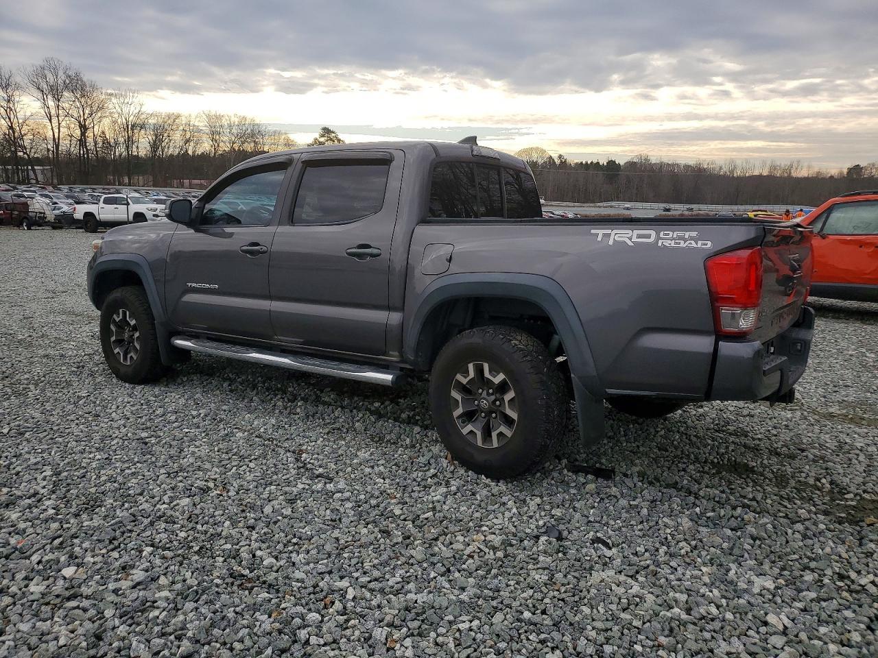 2016 Toyota Tacoma Double Cab - Фото 2