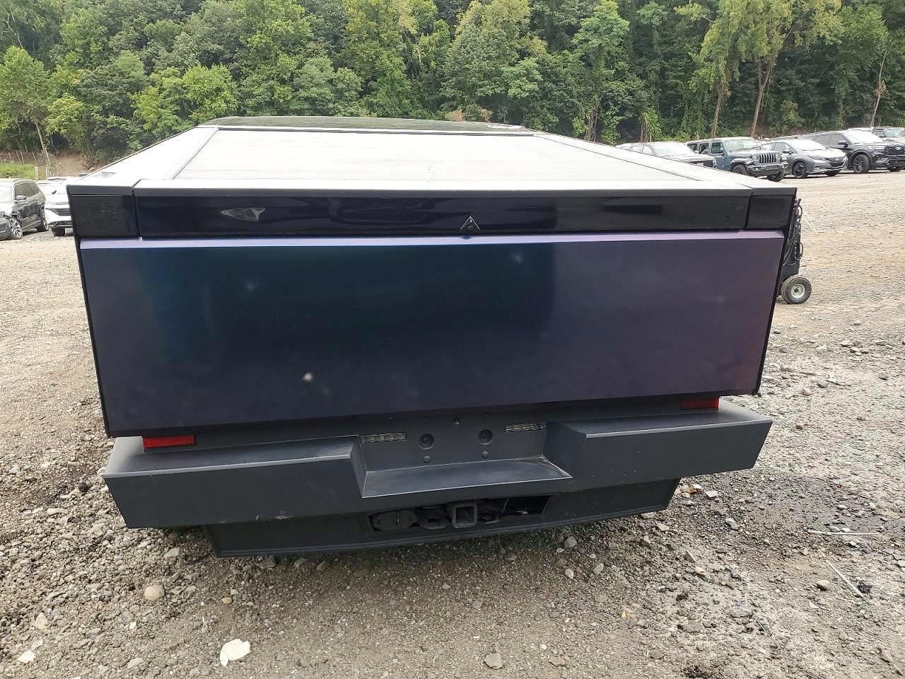 2024 Tesla Cybertruck - Image 6