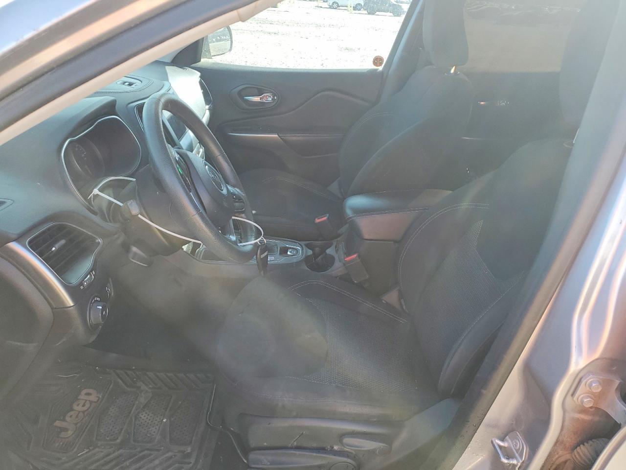 2019 Jeep Cherokee Latitude - Image 7