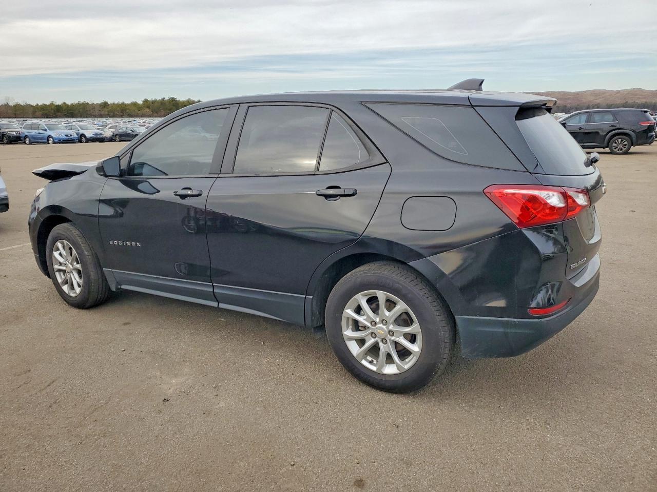 2021 Chevrolet Equinox Ls - Image 2