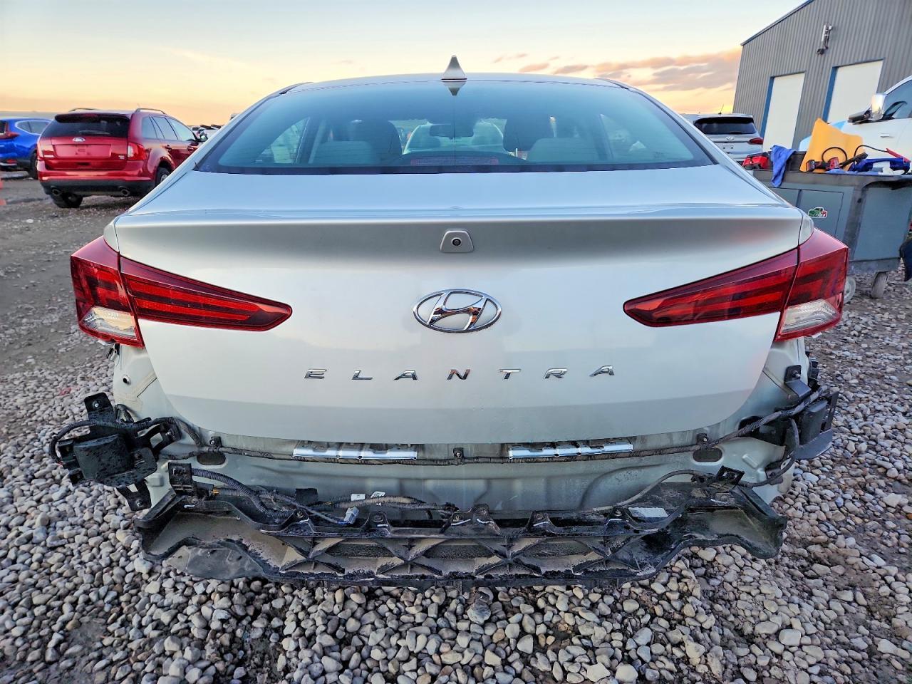 2020 Hyundai Elantra Sel - Фото 6