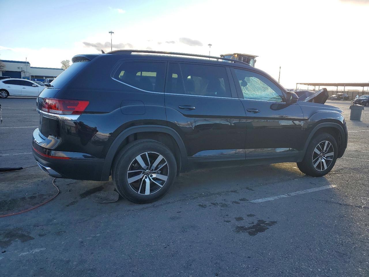 2023 Volkswagen Atlas - Фото 3