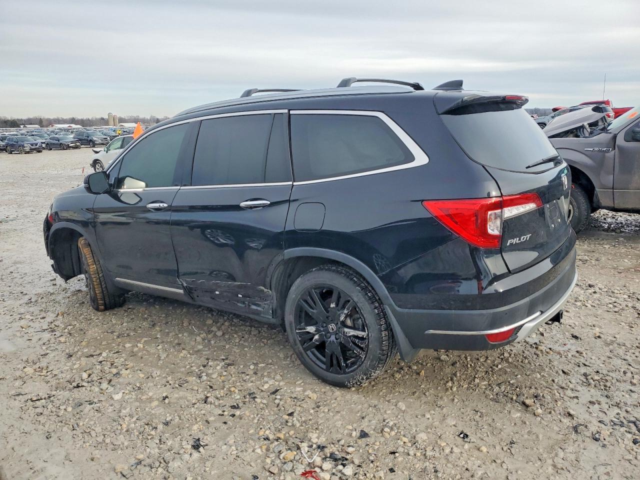 2021 Honda Pilot Touring - Фото 2