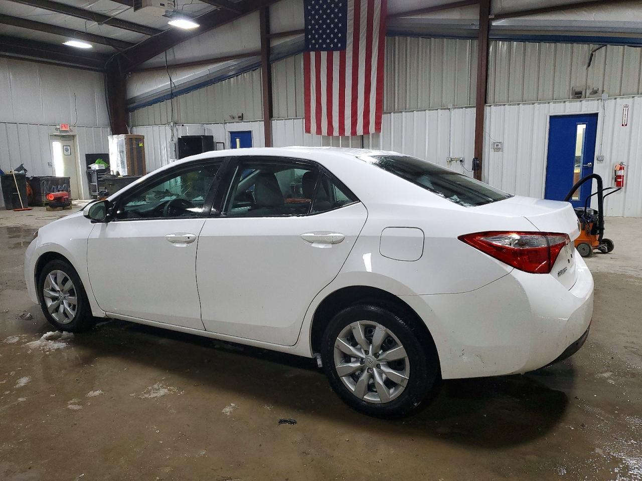 2014 Toyota Corolla Le - Image 2