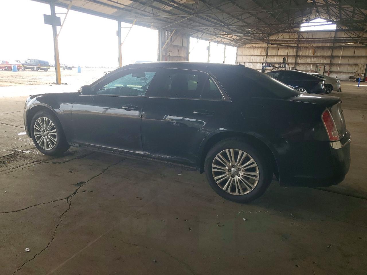 2014 Chrysler 300 - Фото 2
