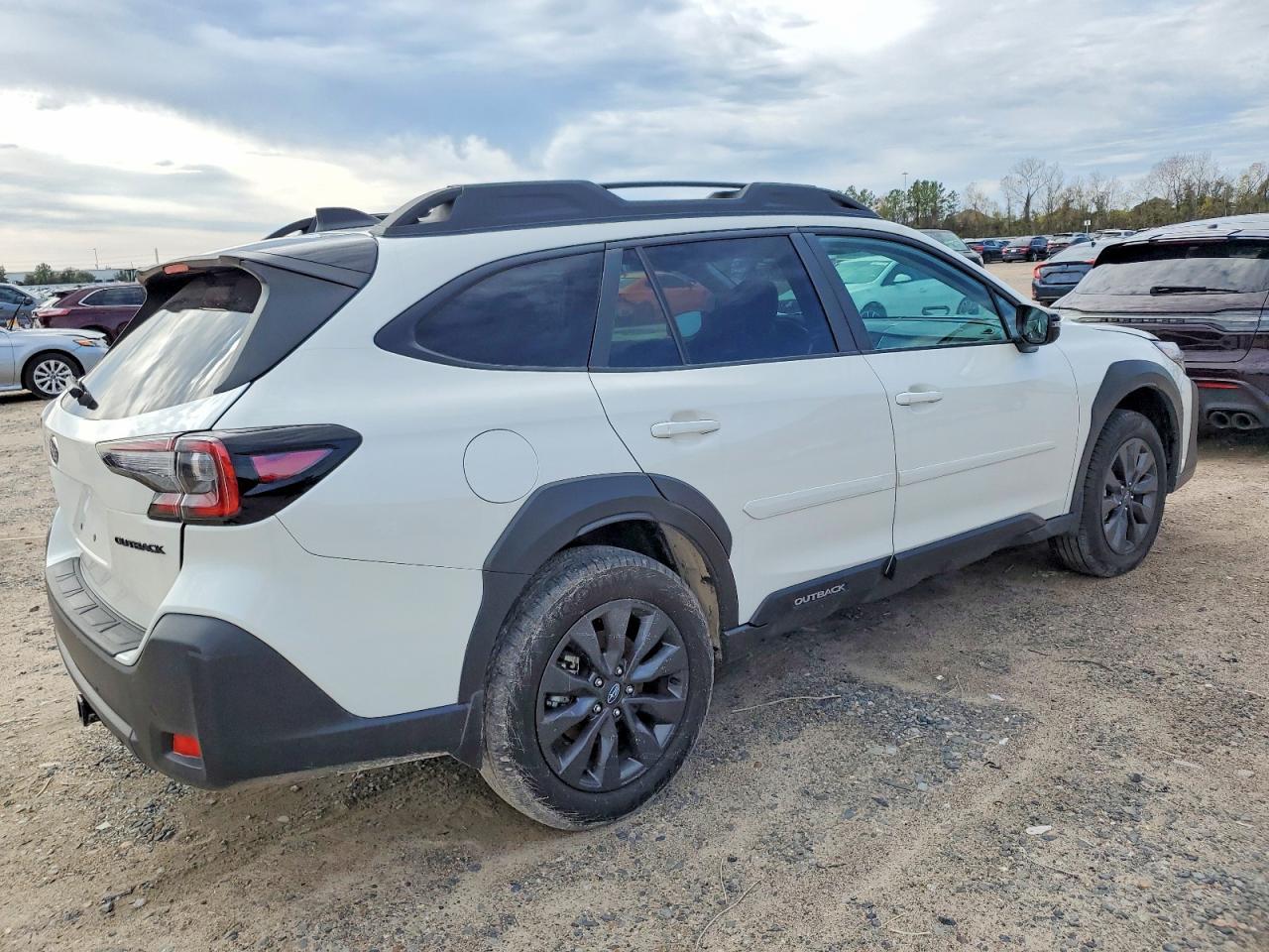 2025 Subaru Outback Onyx Edition - Image 3
