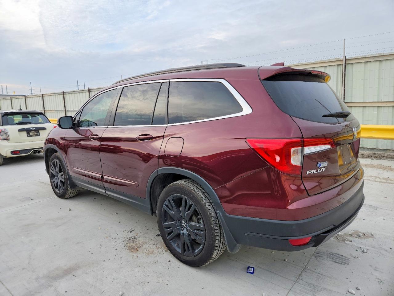2022 Honda Pilot Se - Image 2