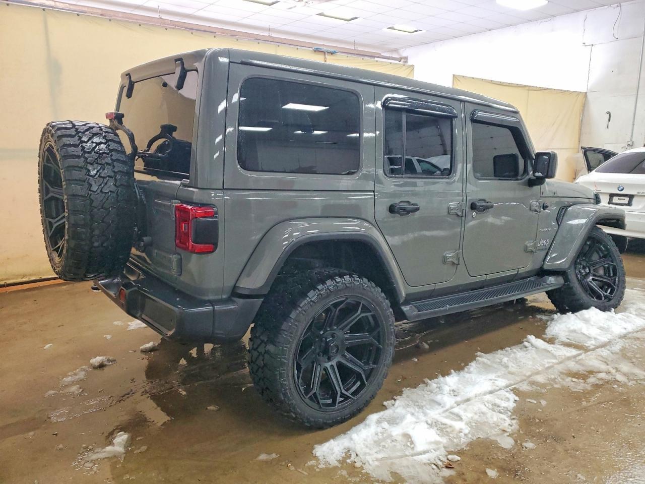 2020 Jeep Wrangler Unlimited Sahara - Фото 3
